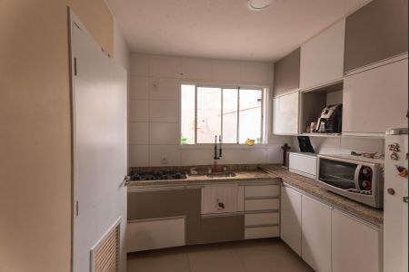 Casa de condomínio à venda com 80m², 2 quartos e 2 vagasCozinha