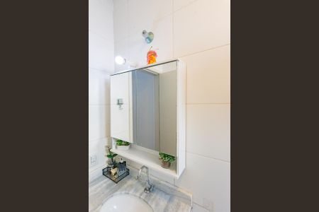 Casa de condomínio à venda com 80m², 2 quartos e 2 vagasBanheiro Social