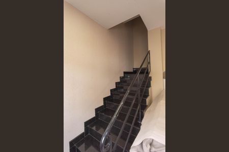 Escada de casa de condomínio à venda com 2 quartos, 80m² em Jardim Amoreiras, Campinas