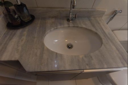 Casa de condomínio à venda com 80m², 2 quartos e 2 vagasBanheiro Social