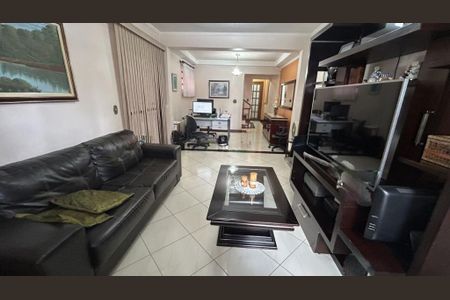 Casa à venda com 3 quartos, 130m² em Vila Carrão, São Paulo