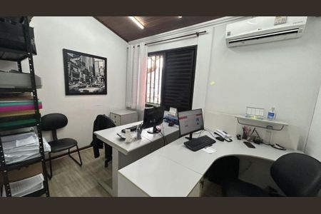 Casa à venda com 3 quartos, 130m² em Vila Carrão, São Paulo