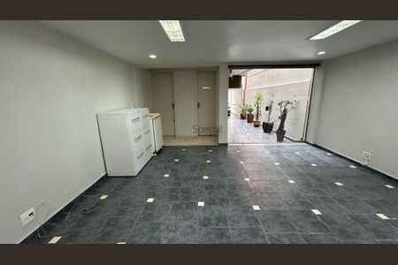 Casa à venda com 3 quartos, 130m² em Vila Carrão, São Paulo