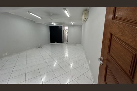 Casa à venda com 3 quartos, 130m² em Vila Carrão, São Paulo