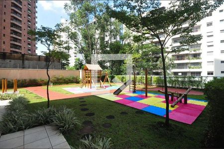 Apartamento à venda com 250m², 4 quartos e 4 vagas Apartamento à venda com 250m², 4 quartos e 4 vagasÁrea comum - Playground