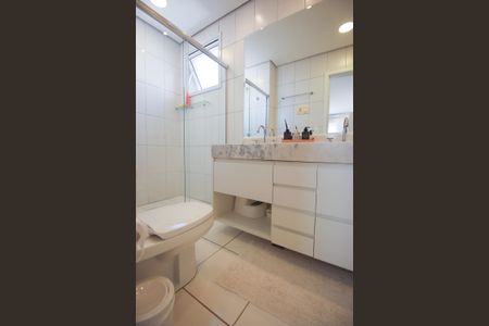 Apartamento à venda com 250m², 4 quartos e 4 vagasBanheiro da Suíte 3