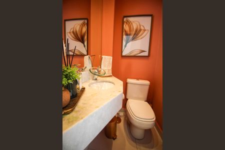 Apartamento à venda com 250m², 4 quartos e 4 vagasLavabo 2