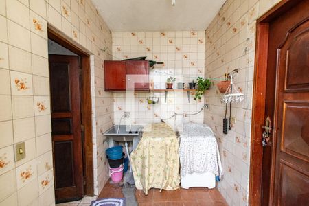 Casa à venda com 176m², 4 quartos e 2 vagas