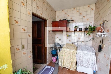 Casa à venda com 176m², 4 quartos e 2 vagas