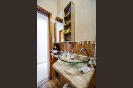 Casa à venda com 366m², 5 quartos e 2 vagasBanheiro Social