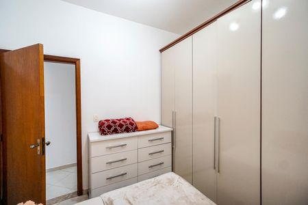 Casa à venda com 366m², 5 quartos e 2 vagasQuarto 02