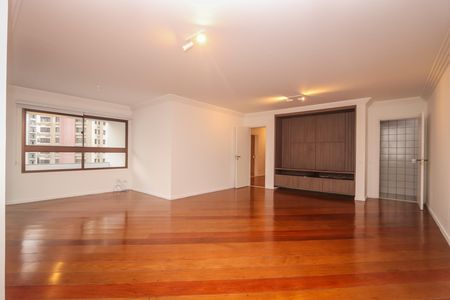 Apartamento para alugar com 212m², 4 quartos e 4 vagas Apartamento para alugar com 212m², 4 quartos e 4 vagasSala