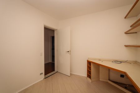 Apartamento para alugar com 212m², 4 quartos e 4 vagas Apartamento para alugar com 212m², 4 quartos e 4 vagasQuarto