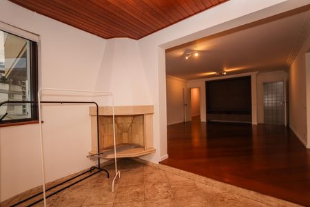 Apartamento para alugar com 212m², 4 quartos e 4 vagas Apartamento para alugar com 212m², 4 quartos e 4 vagasSala de Lareira