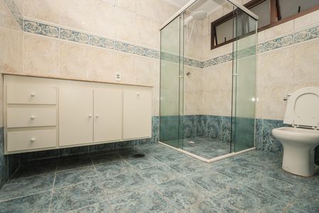 Apartamento para alugar com 212m², 4 quartos e 4 vagas Apartamento para alugar com 212m², 4 quartos e 4 vagasBanheiro da Suíte 2