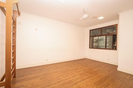 Apartamento para alugar com 212m², 4 quartos e 4 vagas Apartamento para alugar com 212m², 4 quartos e 4 vagasÁrea comum - Academia
