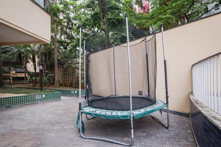 Apartamento para alugar com 212m², 4 quartos e 4 vagas Apartamento para alugar com 212m², 4 quartos e 4 vagasÁrea comum - Playground