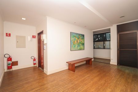 Apartamento para alugar com 212m², 4 quartos e 4 vagas Apartamento para alugar com 212m², 4 quartos e 4 vagasHall de entrada