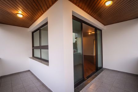 Apartamento para alugar com 212m², 4 quartos e 4 vagas Apartamento para alugar com 212m², 4 quartos e 4 vagasVaranda