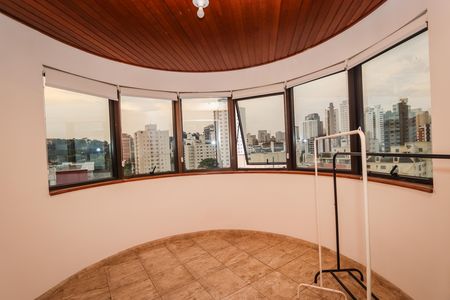 Apartamento para alugar com 212m², 4 quartos e 4 vagas Apartamento para alugar com 212m², 4 quartos e 4 vagasSala de Lareira