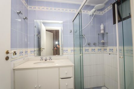 Apartamento para alugar com 212m², 4 quartos e 4 vagas Apartamento para alugar com 212m², 4 quartos e 4 vagasBanheiro da Suíte 3