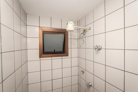 Apartamento para alugar com 212m², 4 quartos e 4 vagas Apartamento para alugar com 212m², 4 quartos e 4 vagasBanheiro de Serviço