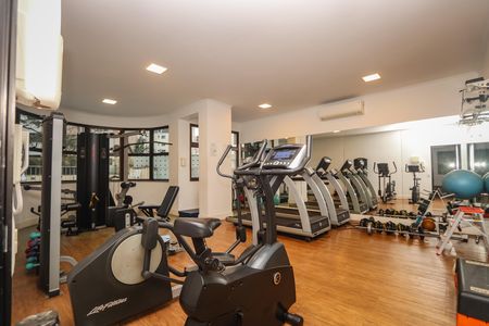 Apartamento para alugar com 212m², 4 quartos e 4 vagas Apartamento para alugar com 212m², 4 quartos e 4 vagasÁrea comum - Academia