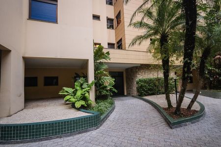 Apartamento para alugar com 212m², 4 quartos e 4 vagas Apartamento para alugar com 212m², 4 quartos e 4 vagasÁrea comum