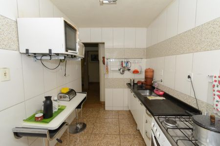 Casa à venda com 200m², 4 quartos e 3 vagas Casa à venda com 200m², 4 quartos e 3 vagasCasa 2 - Cozinha e Área de Serviço