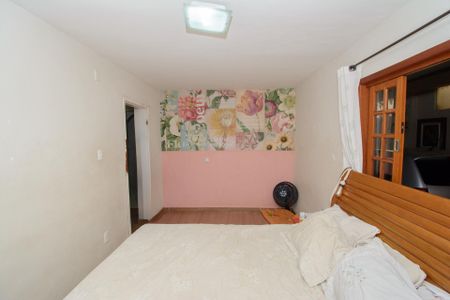 Casa à venda com 200m², 4 quartos e 3 vagas Casa à venda com 200m², 4 quartos e 3 vagasCasa 1 - Suíte