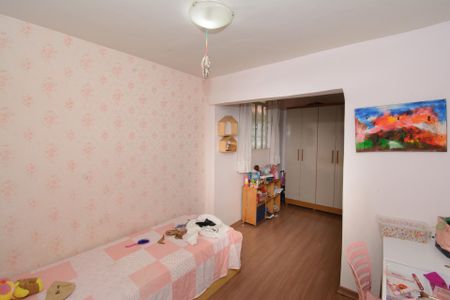 Casa à venda com 200m², 4 quartos e 3 vagas Casa à venda com 200m², 4 quartos e 3 vagasCasa 1 - Quarto 2