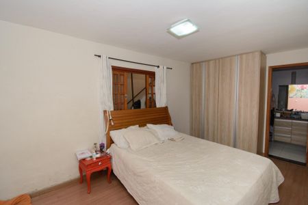 Casa à venda com 200m², 4 quartos e 3 vagas Casa à venda com 200m², 4 quartos e 3 vagasCasa 1 - Suíte