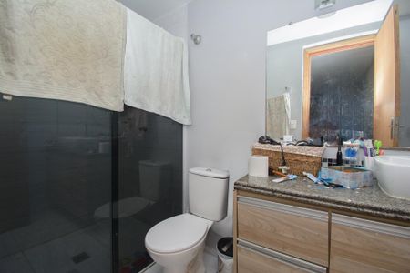 Casa à venda com 200m², 4 quartos e 3 vagas Casa à venda com 200m², 4 quartos e 3 vagasCasa 1 - Banheiro da Suíte