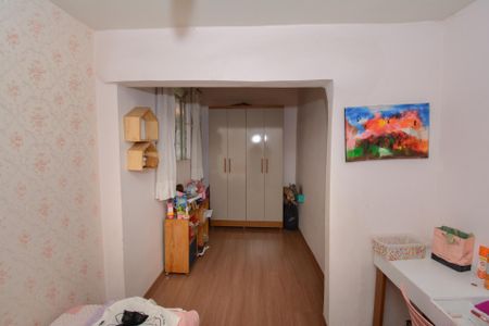 Casa à venda com 200m², 4 quartos e 3 vagas Casa à venda com 200m², 4 quartos e 3 vagasCasa 1 - Quarto 2