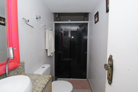 Casa à venda com 200m², 4 quartos e 3 vagas Casa à venda com 200m², 4 quartos e 3 vagasCasa 1 - Banheiro Social