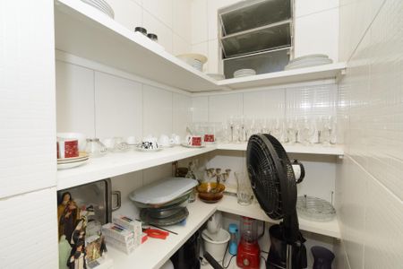 Casa à venda com 200m², 4 quartos e 3 vagas Casa à venda com 200m², 4 quartos e 3 vagasCasa 2 - Despensa