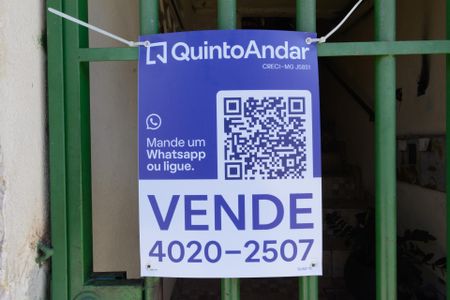 Casa à venda com 200m², 4 quartos e 3 vagas Casa à venda com 200m², 4 quartos e 3 vagasPlaca