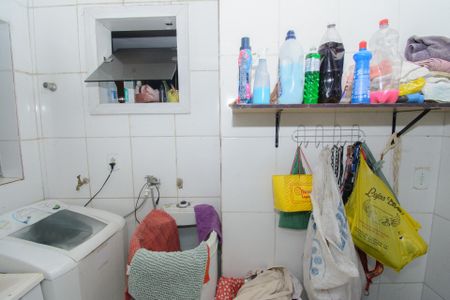 Casa à venda com 200m², 4 quartos e 3 vagas Casa à venda com 200m², 4 quartos e 3 vagasCasa 1 - Área de Serviço