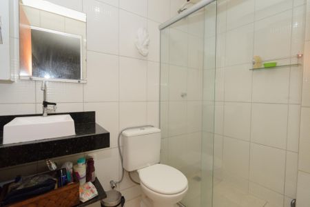 Casa à venda com 200m², 4 quartos e 3 vagas Casa à venda com 200m², 4 quartos e 3 vagasCasa 2 - Banheiro