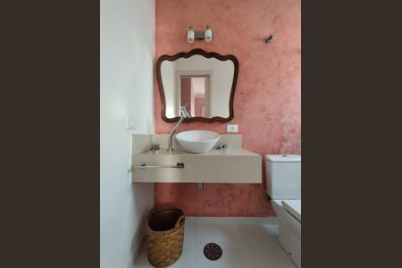 Casa à venda com 311m², 4 quartos e 4 vagasBanheiro - torneira