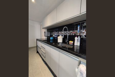 Casa à venda com 311m², 4 quartos e 4 vagasCozinha - Torneira