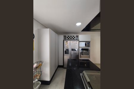 Casa à venda com 311m², 4 quartos e 4 vagasCozinha - Armários