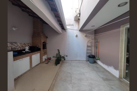 Casa à venda com 311m², 4 quartos e 4 vagasQuintal