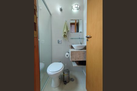 Casa à venda com 311m², 4 quartos e 4 vagasBanheiro de serviço