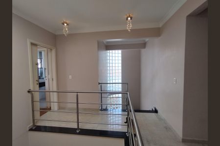 Casa à venda com 311m², 4 quartos e 4 vagasCorredor