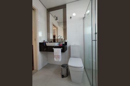 Casa à venda com 311m², 4 quartos e 4 vagasBanheiro - torneira
