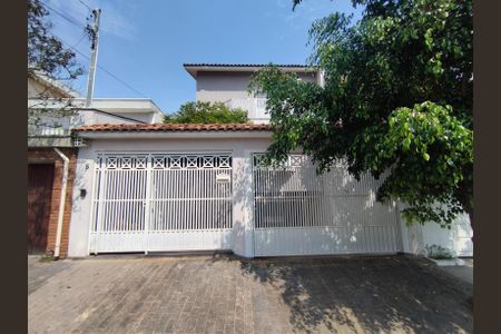 Casa à venda com 311m², 4 quartos e 4 vagasFachada