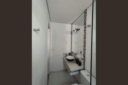 Casa à venda com 311m², 4 quartos e 4 vagasBanheiro - torneira