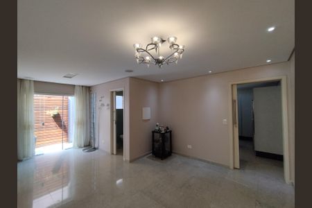 Casa à venda com 311m², 4 quartos e 4 vagasSala