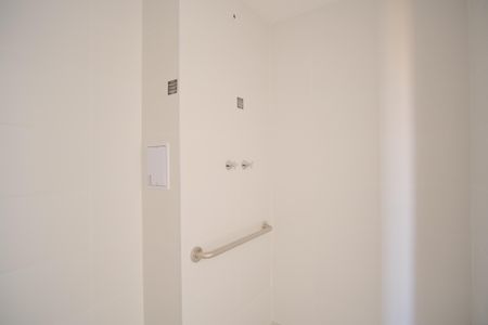 Banheiro de kitnet/studio à venda com 1 quarto, 24m² em Tatuapé, São Paulo